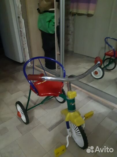 Трехколесный велосипед