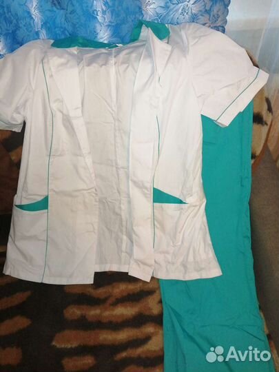 Медицинский костюм женский новый
