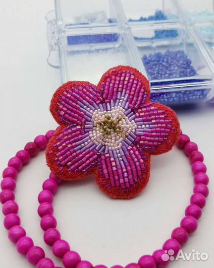 Брошь Цветок яблони