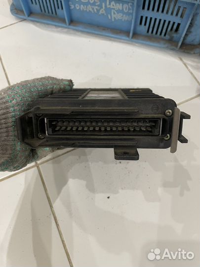 Блок управления двигателем Volkswagen Passat B3