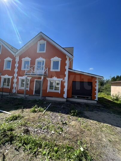 Таунхаус 195 м² на участке 7,5 сот.