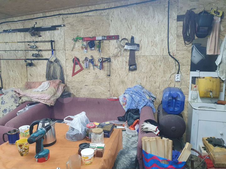 Гараж, > 30 м²