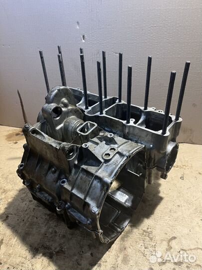 Honda cbr1000 F картер мотора