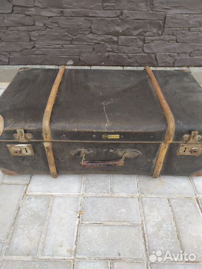 Чемодан старинный