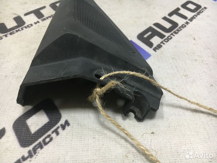 Уголок двери передней левой Опель Вектра Ц