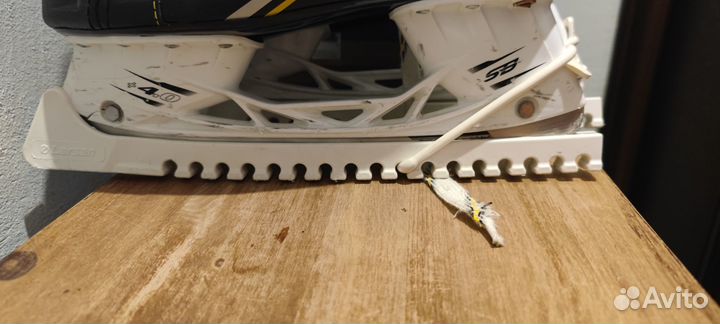 Коньки CCM 9050, 42 размера