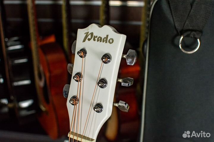 Акустическая гитара Prado + Аксессуар