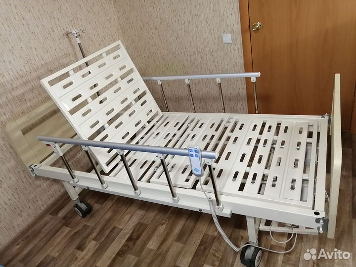 Кровать для лежачих больных с электроприводом