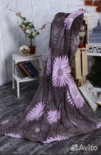 Пледы и покрывало