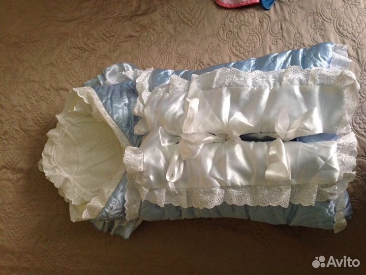 Нарядный комплект для выписки + теплое одеяло в кр