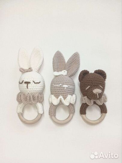 Вязаная погремушка зайчик, мишка