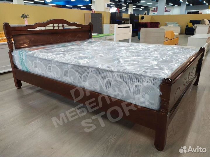 Кровать массив