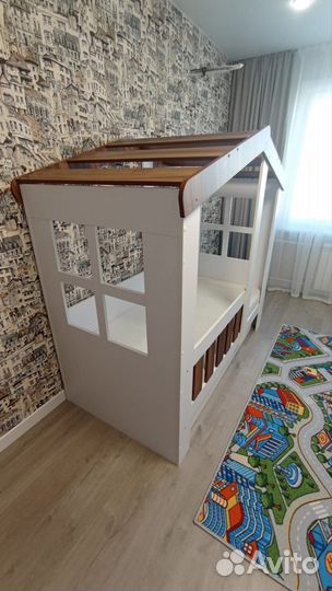 Детская кровать домик с матрасом