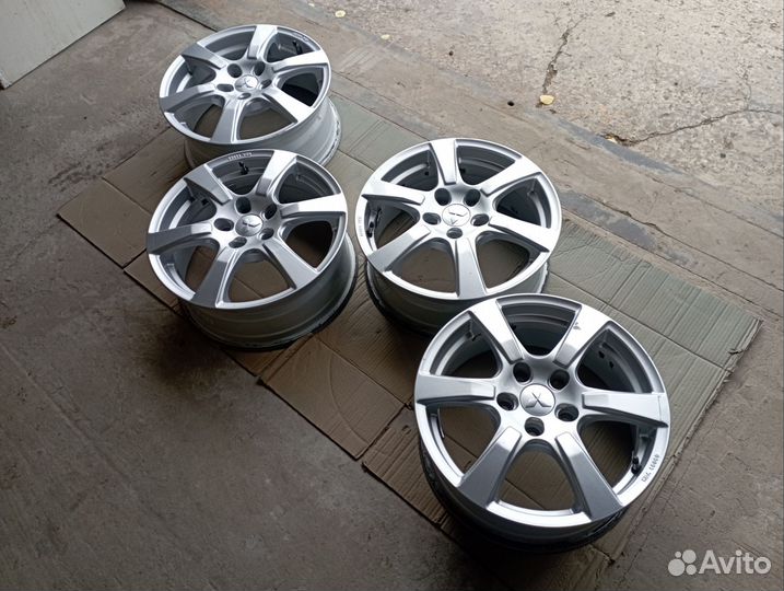 Комплект литых дисков R16