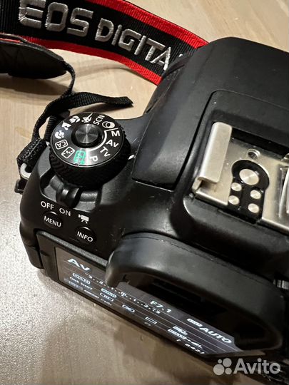 Зеркальный фотоаппарат canon 77D