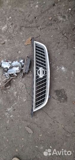 Решетка радиатора nissan sunny B15