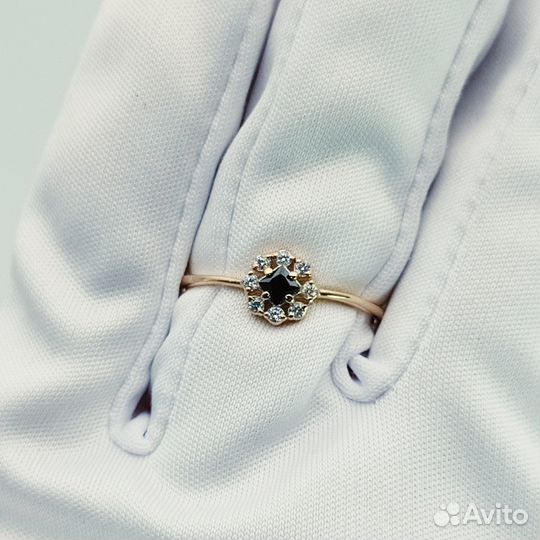 Золотое кольцо с камнем 16,5р