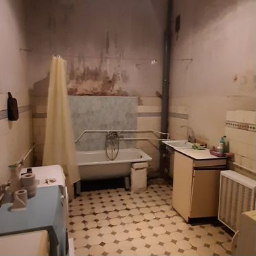 Комната 33 м² в 8-к., 5/5 эт.