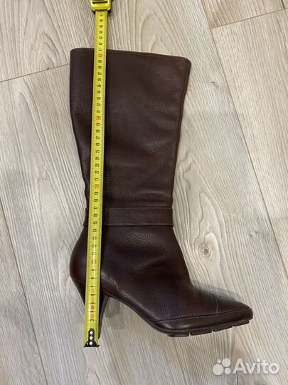 Новые кожаные сапоги