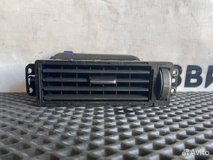 Дефлектор обдува салона правый Volvo FH5 82165751