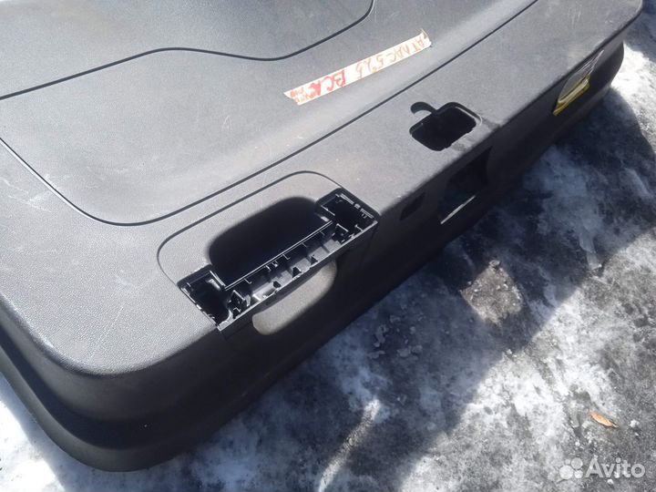 Обшивка крышки багажника geely Atlas