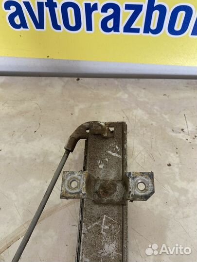 Стеклоподъемник задний правый Mitsubishi Galant