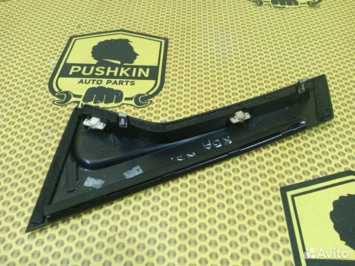 Молдинг стойки двери задний правый Renault Kaptur