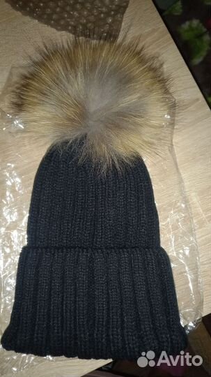 Новые шапки с меховым помпоном