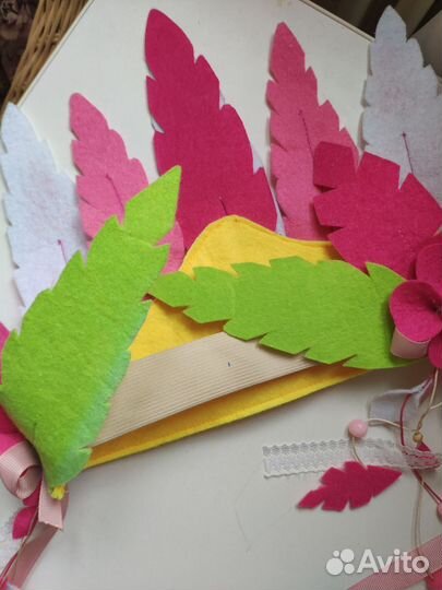 Головной убор из перьев