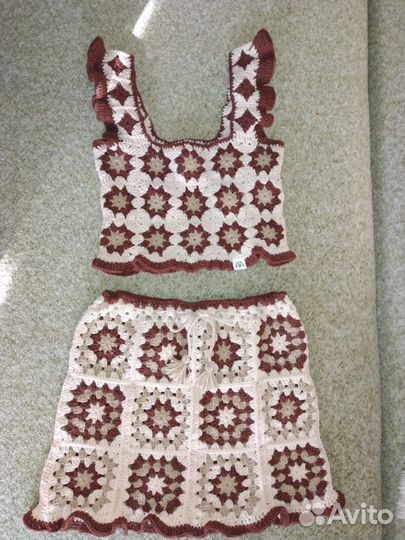 Вязаный топ и юбочка ручной работы