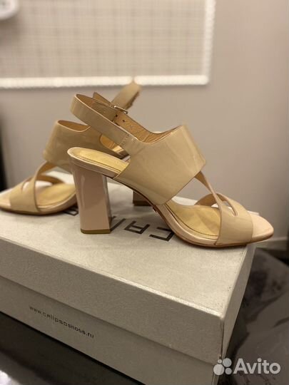 Босоножки женские 36 размер лакированная кожа