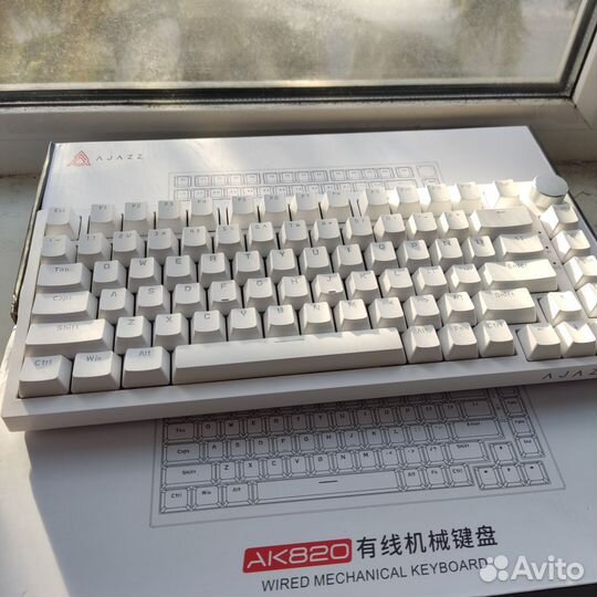 Белая механическая клавиатура Ajazz ak820