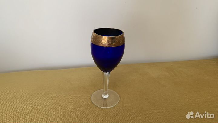 Синий фужер Богемий из кобальтого стекла