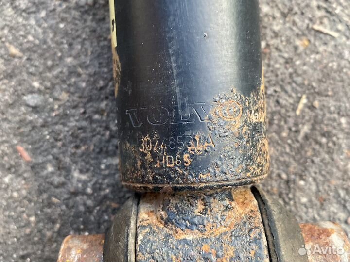 Задние амортизаторы volvo s60 2008г