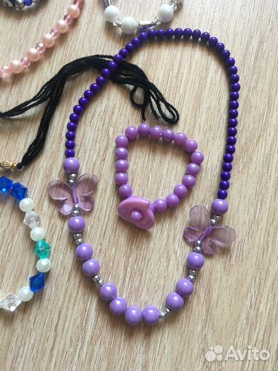 Бижутерия браслеты, бусы детские, шкатулка