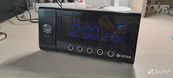 Радио-часы с проектором Vitek