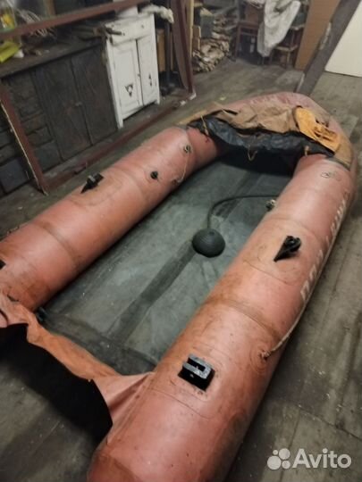 Лодка Орион 9