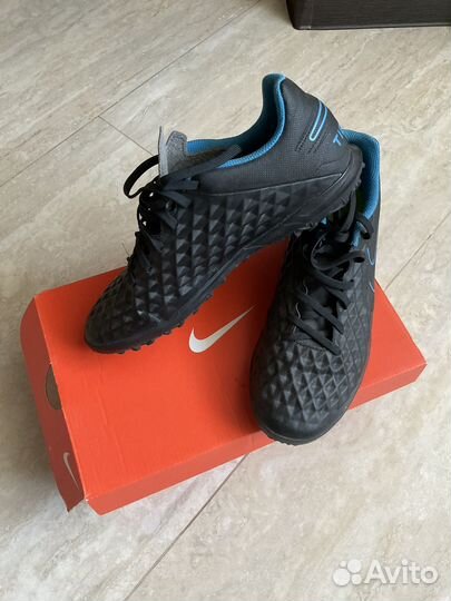 Футбольные бутсы nike