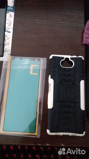 Xperia 10 plus (i4213)