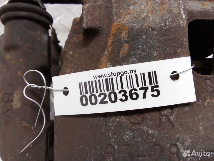 Суппорт передний правый Toyota Camry 6 XV40