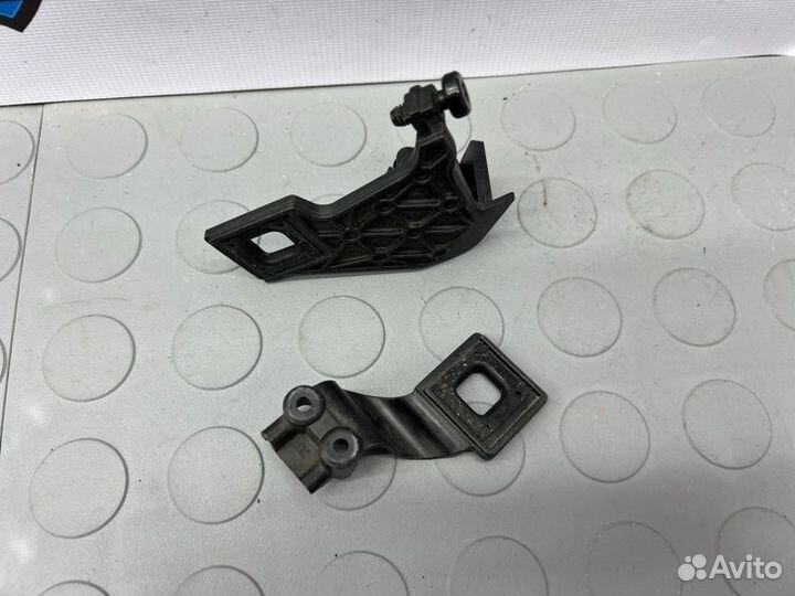 Крепление фары переднее правое Audi A4 B8 cdnb