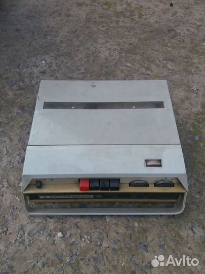 Магнитофон