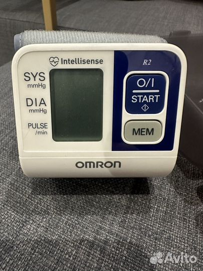 Тонометр на запястье omron R2