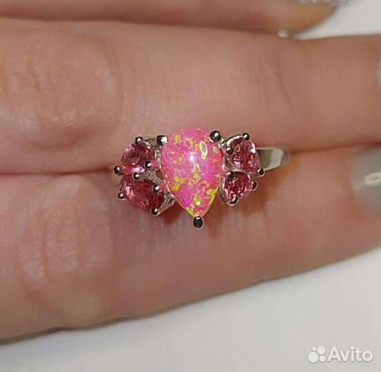 Серебряное кольцо с опалом
