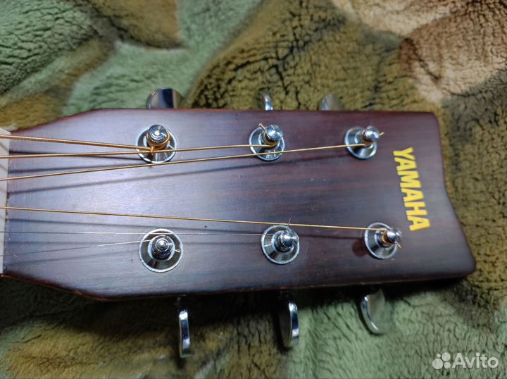 Акустическая фолк гитара Yamaha FG-202D