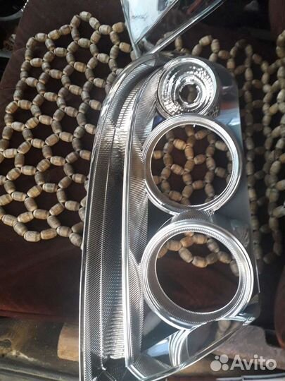 Продам стекло для фары Патриот