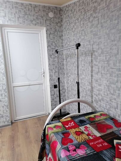 Комната 42 м² в 2-к., 1/1 эт.