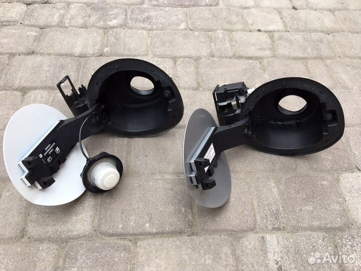 Крышка лючка бензобака Опель Астра J Джей