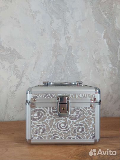 Шкатулка для украшений