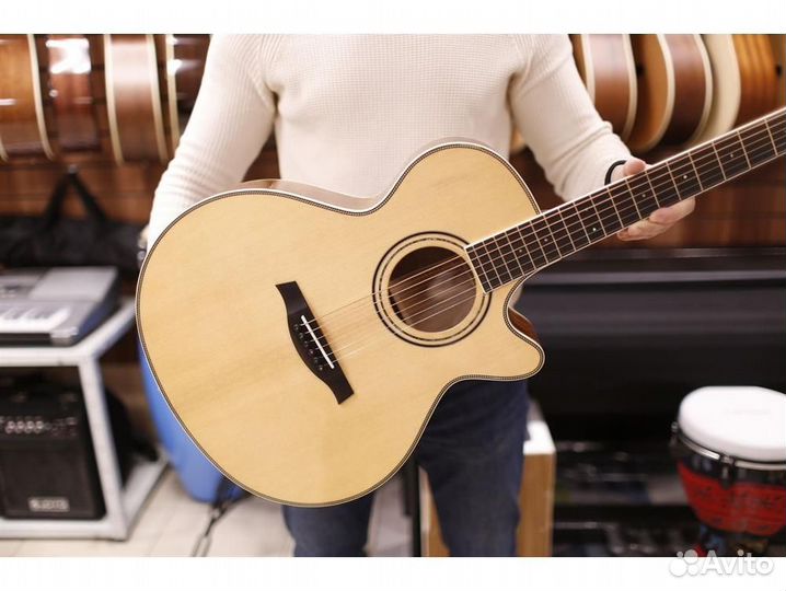Parkwood P670 - Электро-акустическая гитара, с выр